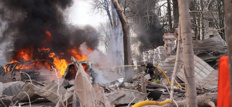 Teenager escapes burning bus, rescues others after deadly Russian strike in Sumy