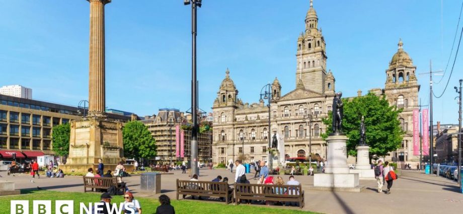 Glasgow's George Square to go behind hoardings as revamp begins