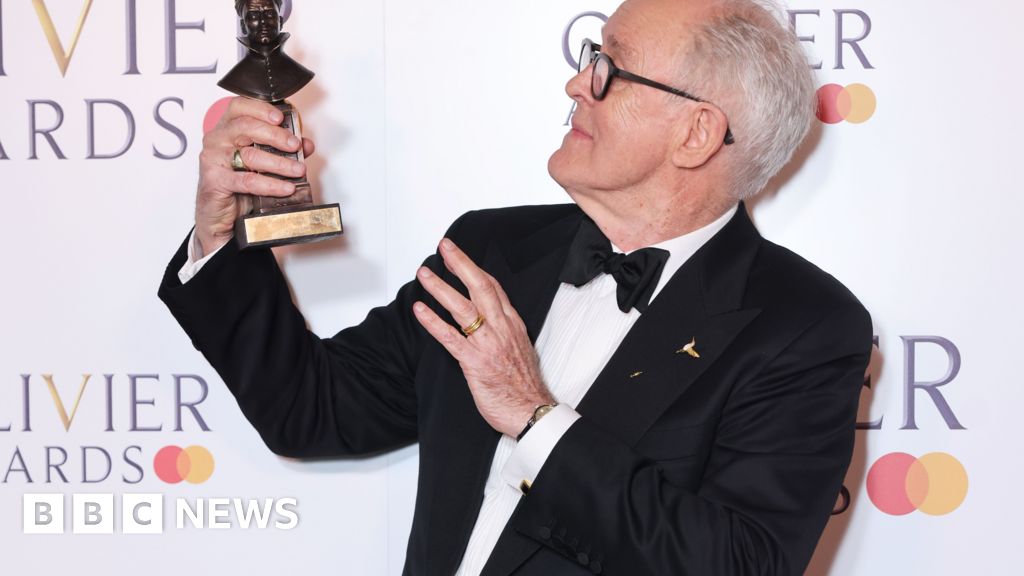 John Lithgow's doorstop and other moments