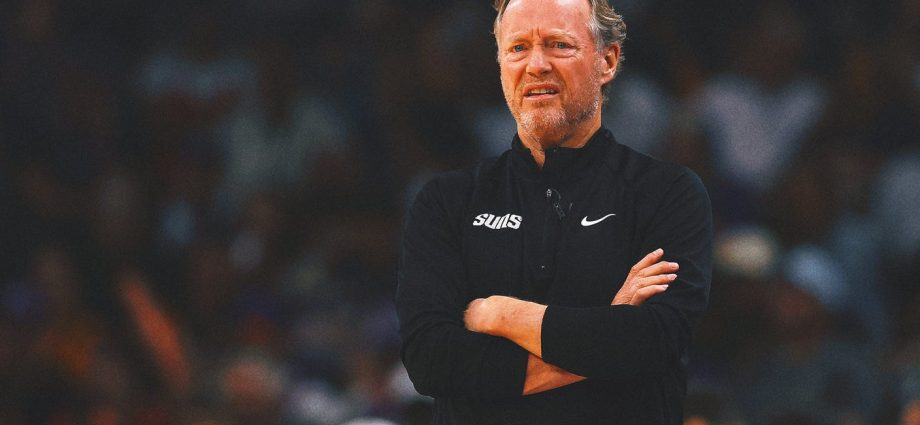 Suns reportedly fire HC Mike Budenholzer after disappointing first season