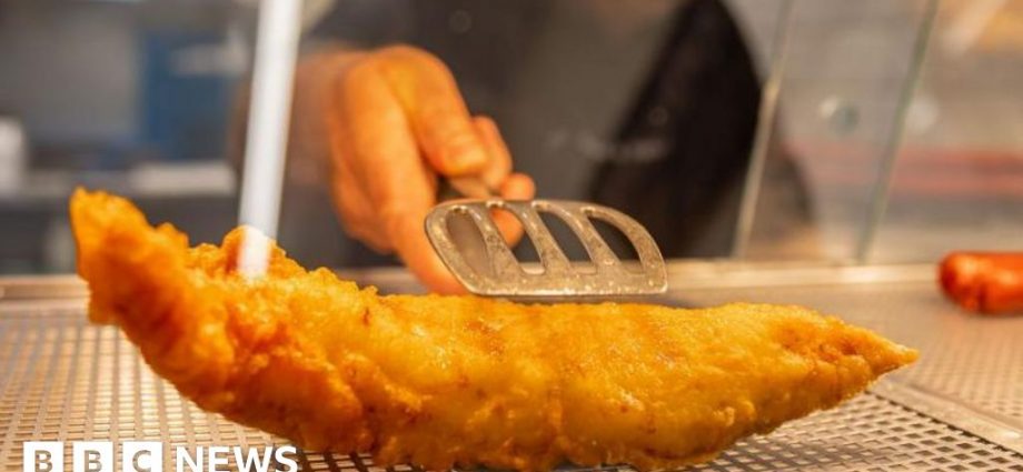 Stonehouse chippy apologises for prices as fish costs surge
