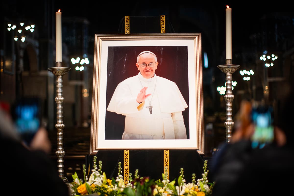Italians use Fantapapa game to predict the next pope