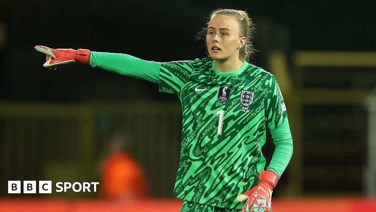 Hannah Hampton ahead of Mary Earps in England goalkeeper battle for Women's Euros