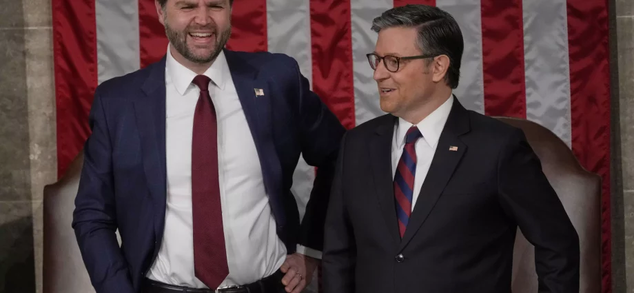 At least Trump’s swarm of sycophants supports his tariffs
