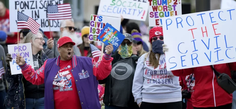IRS shake-up causes ‘absolute chaos’ amid agency’s busiest time of year