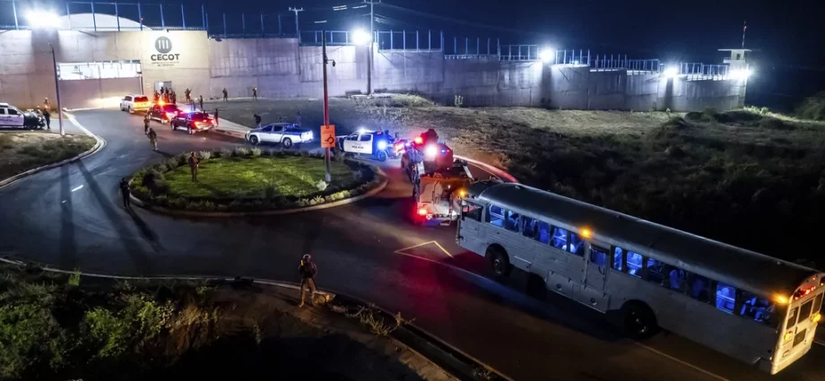Venezuelans tell Supreme Court not to allow ‘limitless’ deportations