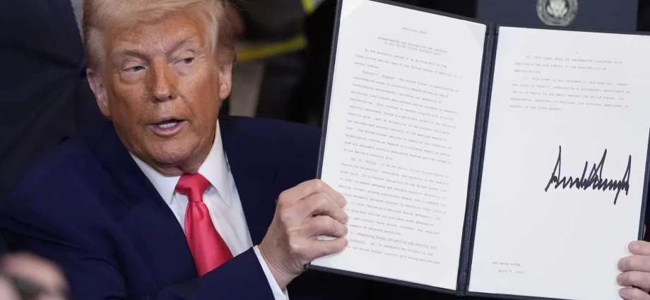 Trump signs executive order to undo shower pressure standards