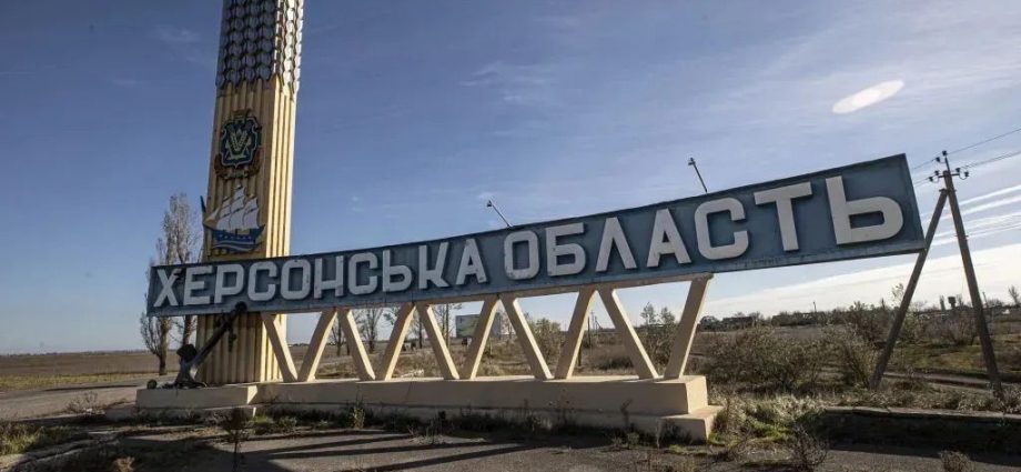 Russian strike on Kherson energy facility causes blackout despite partial ceasefire, FM says