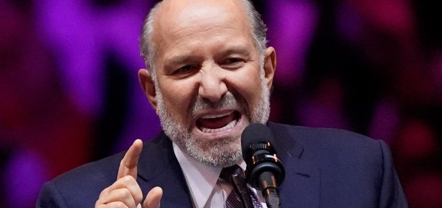 Lutnick to plunging markets: Let Trump run the global economy