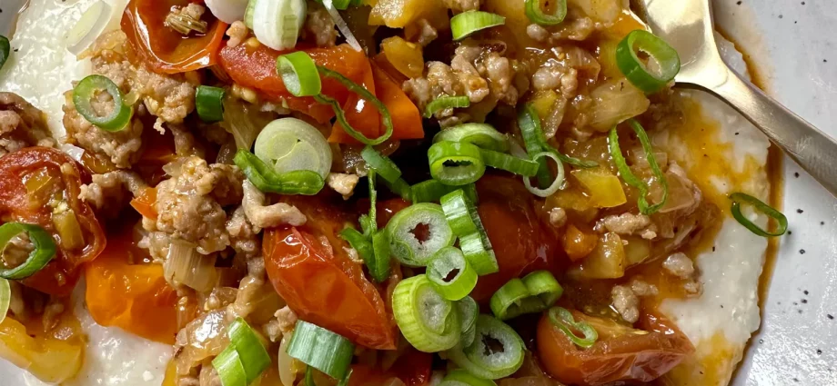 Italian Sausage with Gruyere Grits: A Delicious Sunday Supper