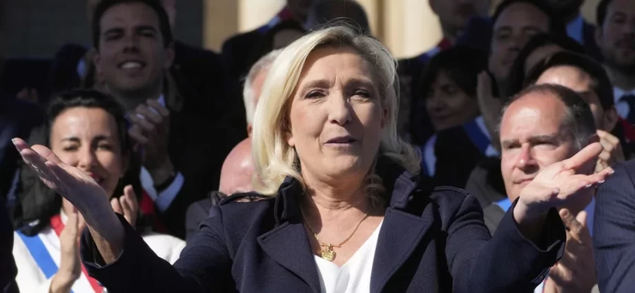Thousands support Marine Le Pen after embezzlement conviction