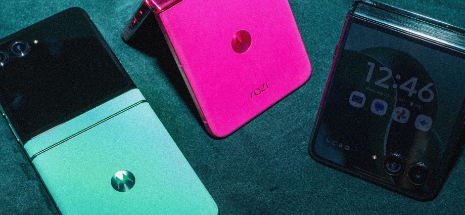 Motorola’s Latest Razr Phones Are All In on AI