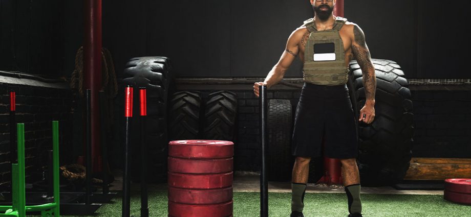 5 Weighted Vest Workouts to Build Strength, Burn Fat & Boost Cardio