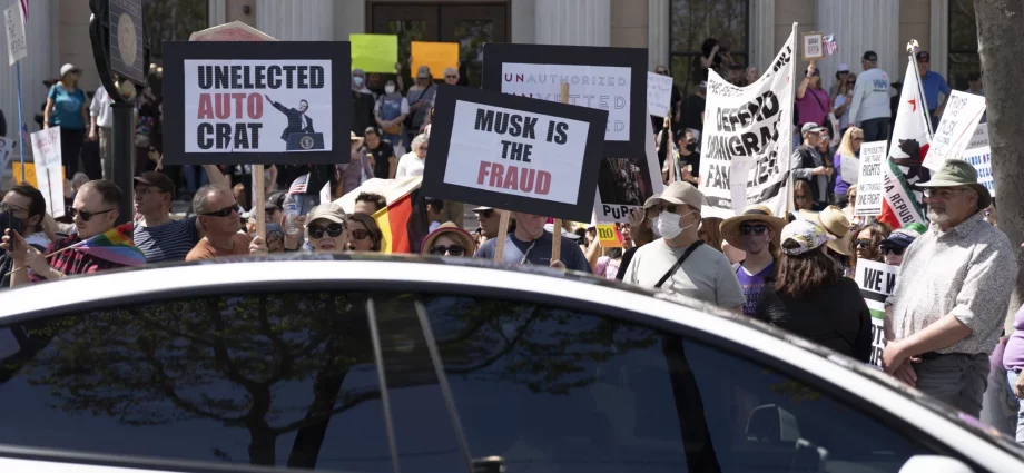 Tesla protesters are oblivious to ‘dangerous’ vandalism: Joe Concha