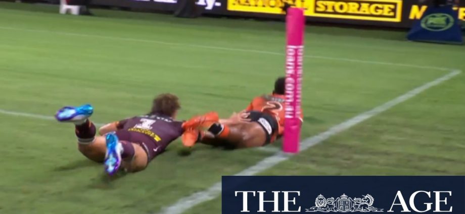 Broncos caught napping as Turuva dives over