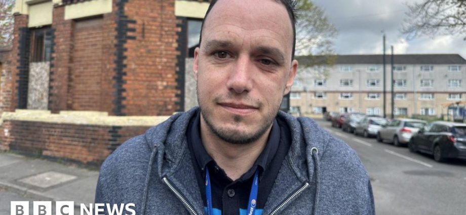 Man recalls running into collapsed home after fatal blast