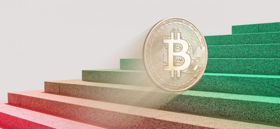 Bitcoin ETFs Attract Nearly $1 Billion in New Capital With Blackrock’s IBIT Dominating Inflows
