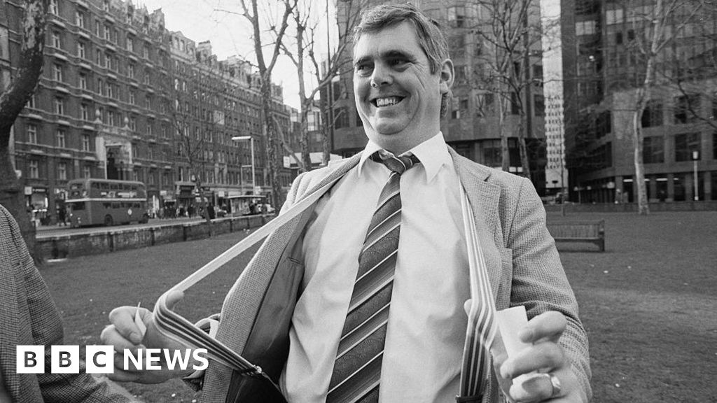 Trevor Lock, hero of Iranian embassy seige, dies aged 85