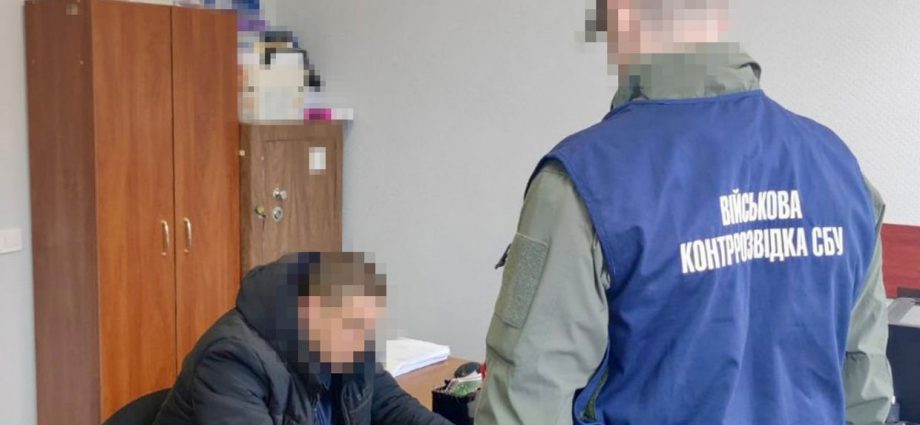 Ukraine detains instructor plotting killings of training base commanders on Russia's behalf, SBU says