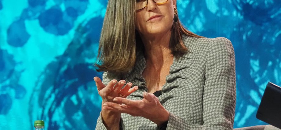 Cathie Wood’s ARK Buys Coinbase (COIN) Shares During Market Rout