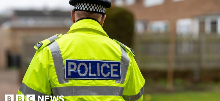 Two arrested after 17-year-old stabbed at Oxford park event