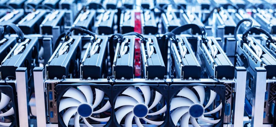 Bitcoin (BTC) Mining Profitability Fell 7.4% in March