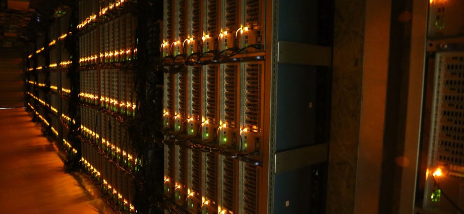 Riot Platforms (RIOT) Hits Post-Halving BTC Production High, Expands AI/HPC Strategy