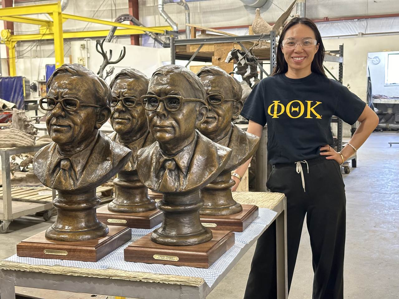 Buffett’s ‘Woodstock for Capitalists’ Draws Admirers From Around the Globe