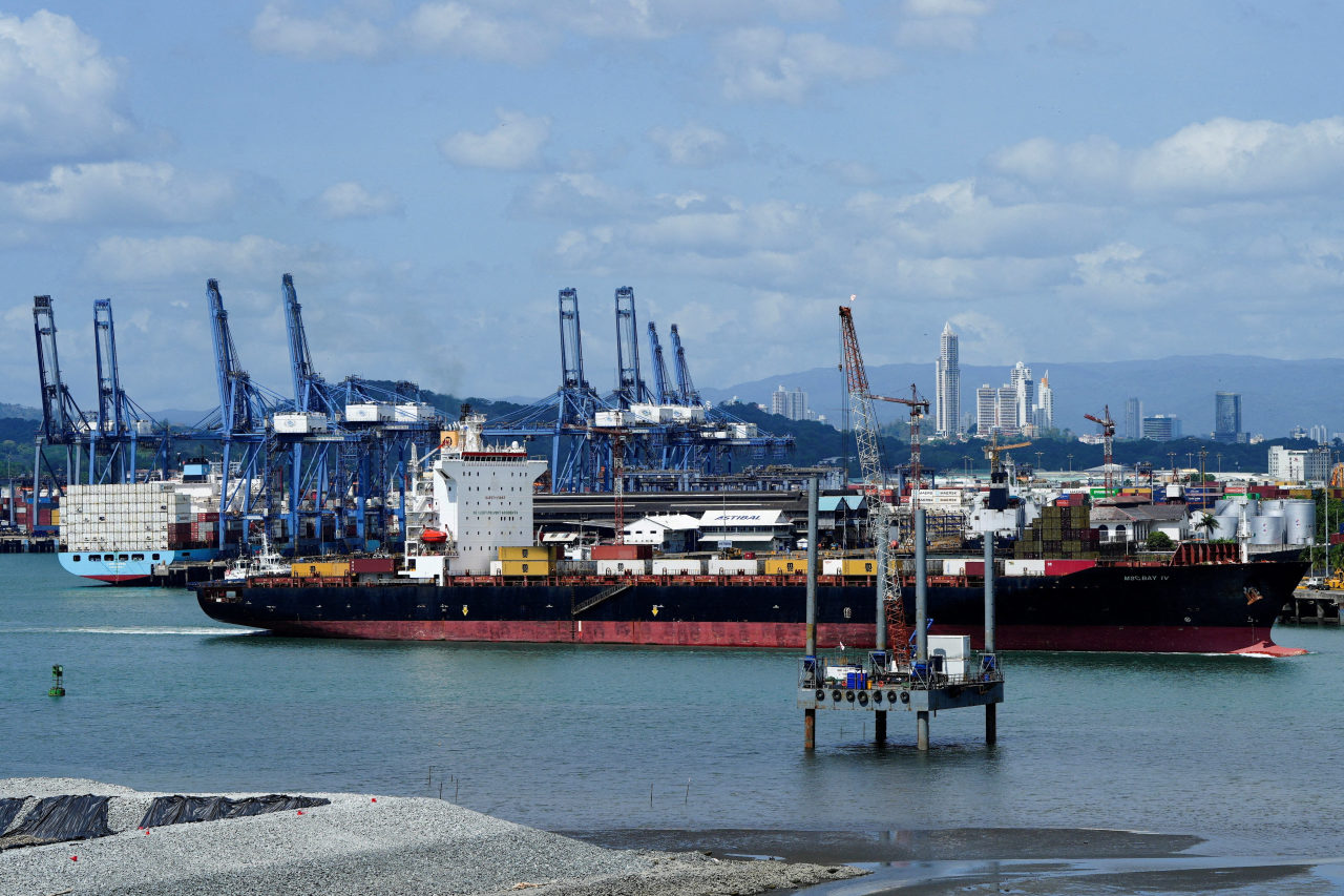 Panama Casts Doubt on BlackRock Canal Ports Deal Touted by Trump