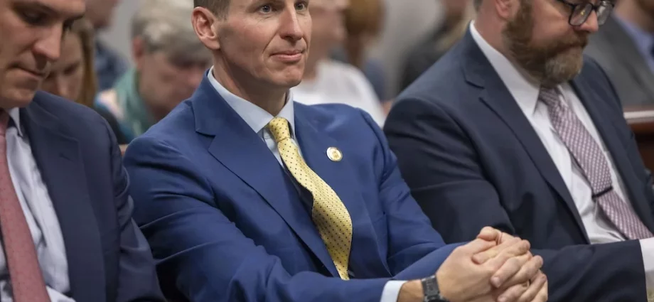 NC appeals court gives 60,000 voters 15 days to prove eligibility