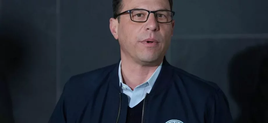 Suspect arrested after arson attack on Shapiro’s mansion
