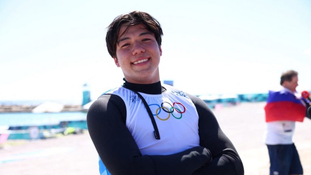 Singapore's Maximilian Maeder off to winning start in 2025, tops Spain kitefoiling competition
