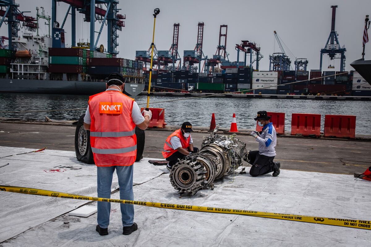 US Weighs Dropping Boeing Crash Charge, Victims’ Lawyers Say