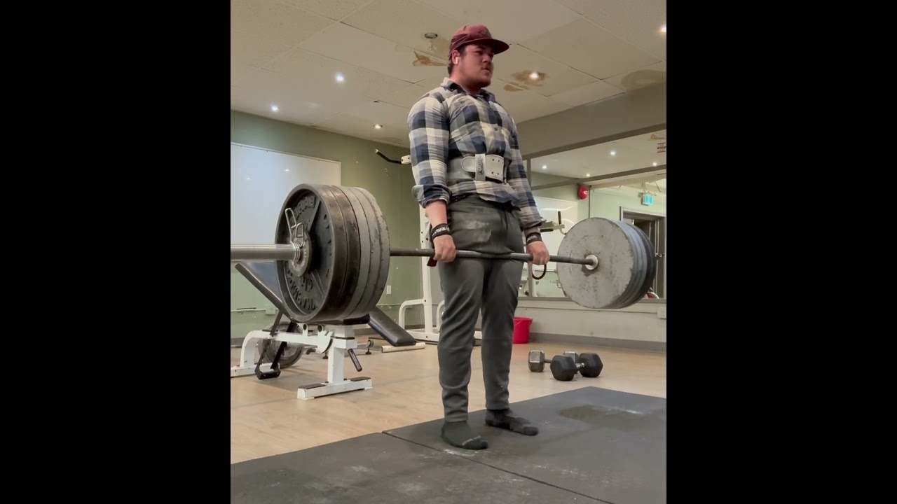 500lbs x 4 paused deadlift on a stiff bar #deadlift