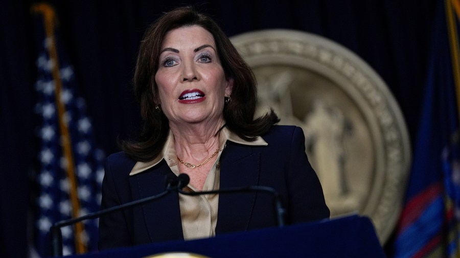 Trump administration to allow massive New York offshore wind project to continue, Hochul says