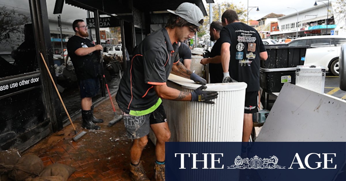 Sydney weather worsens; Mid North Coast clean-up begins, death toll rises