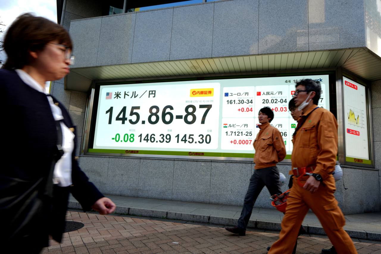 U.S. Stock Futures Indicate Higher Open; Most European Markets Closed