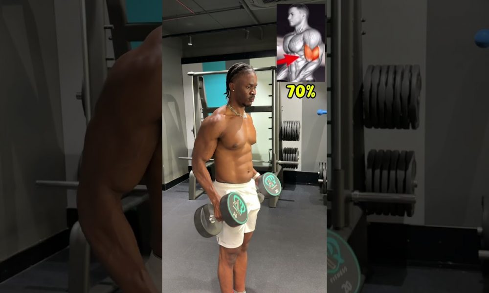 Bicep curls! #motivation #musclebuliding #gymworkout #aesthetic #strengthtraining