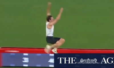 Clutch Aussie long jumper snatches win