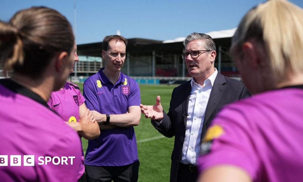 Sir Keir Starmer to work with social media platforms about abuse