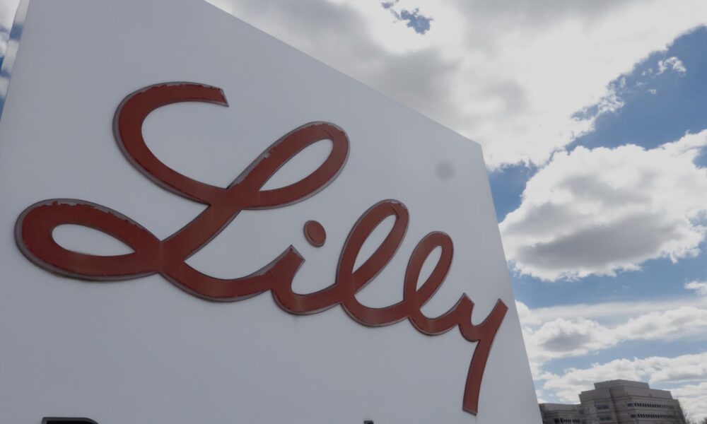 Eli Lilly hits $1 trillion market value, first for health care company