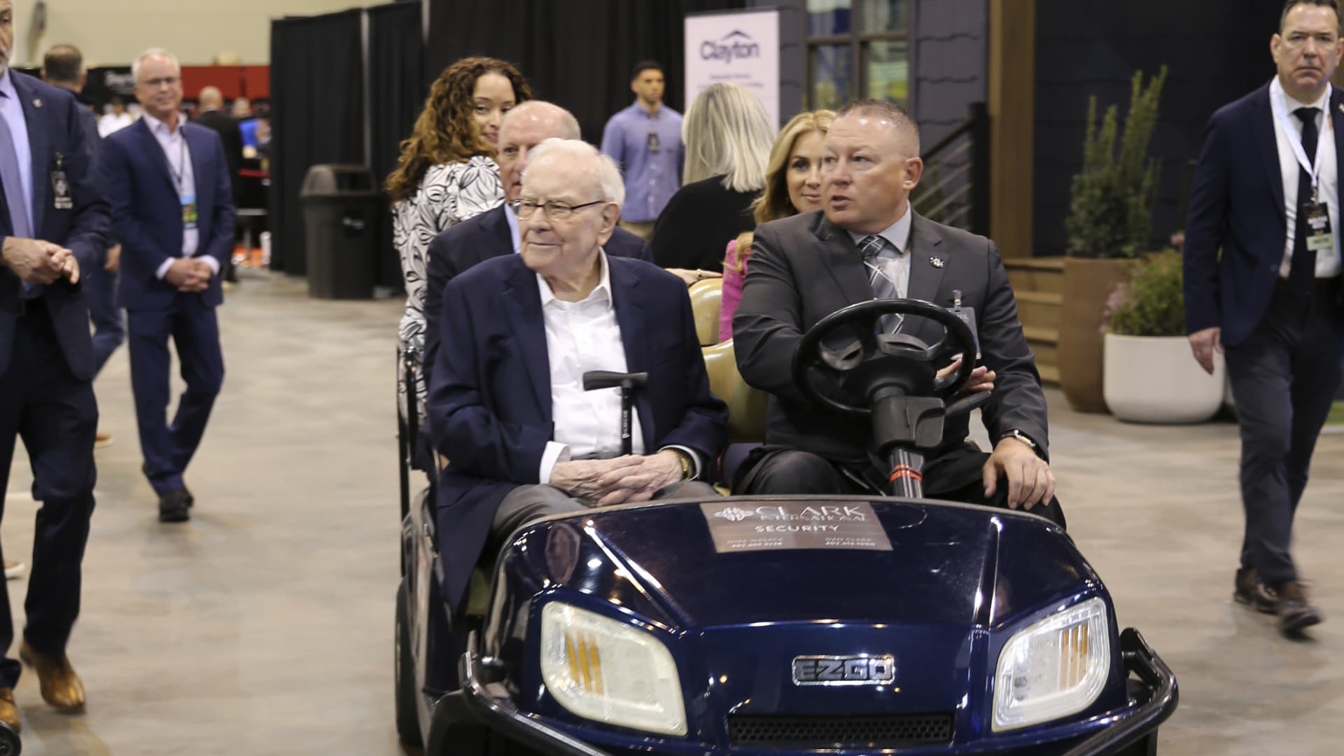 Alphabet rallies after Berkshire reveals stake. Why Buffett’s firm likely bought it