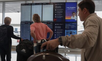 Thanksgiving air travel expected to hit record levels, airlines say