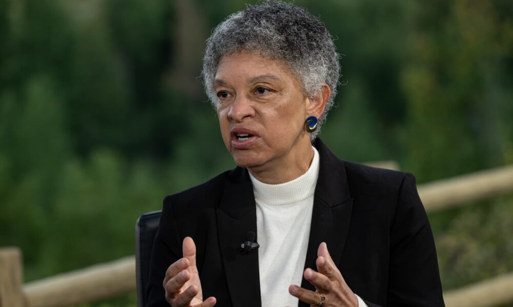 Boston Fed President Collins advocates holding rates steady, sees 'high bar' for further cuts