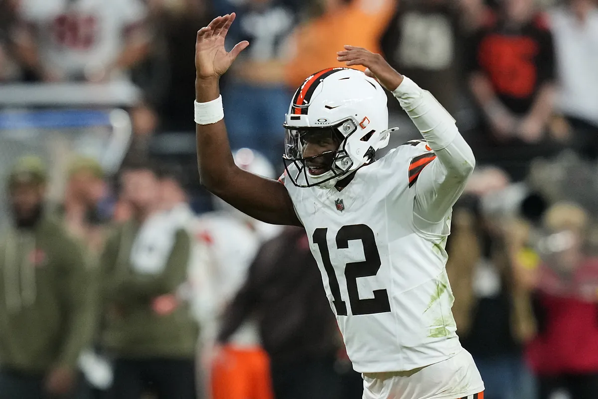 Pilar Sanders delivers a perfect "QB1" statement after her son Shedeur's first start in the NFL: We love to win!