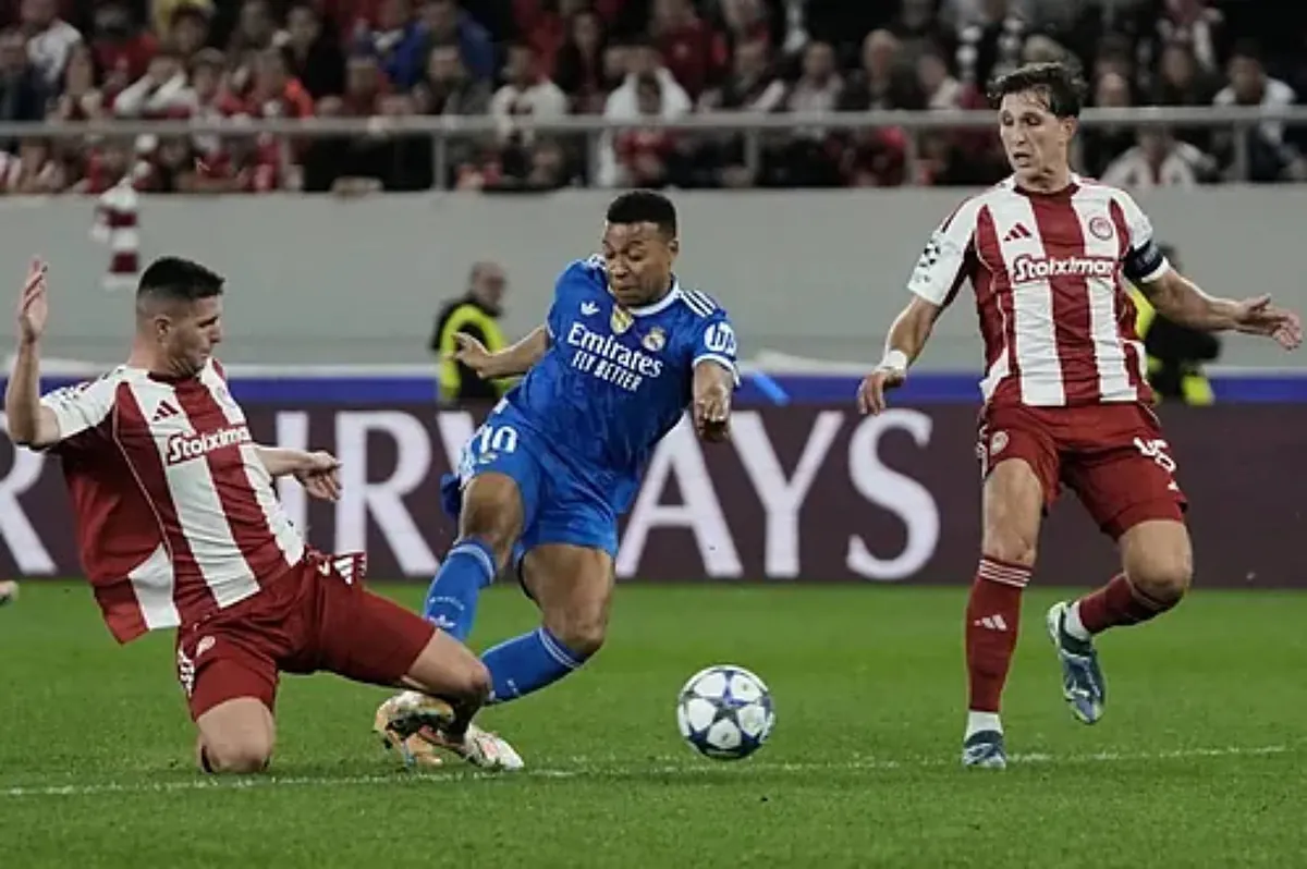 Real Madrid suffer but win in Athens with four goals from Mbappe