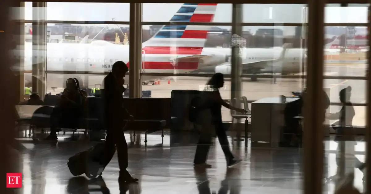 Flights to Washington's Ronald Reagan airport briefly paused following DC shooting, authorities say