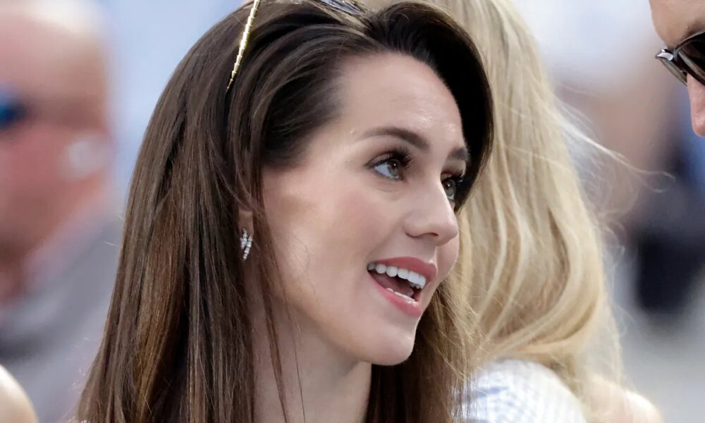 Fans turn Jordon Hudson, Bill Belichick's girlfriend, into the queen of memes after her "embarrassing" question