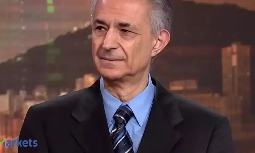 Fed faces tough crossroads of weak growth and sticky inflation: Andrew Freris