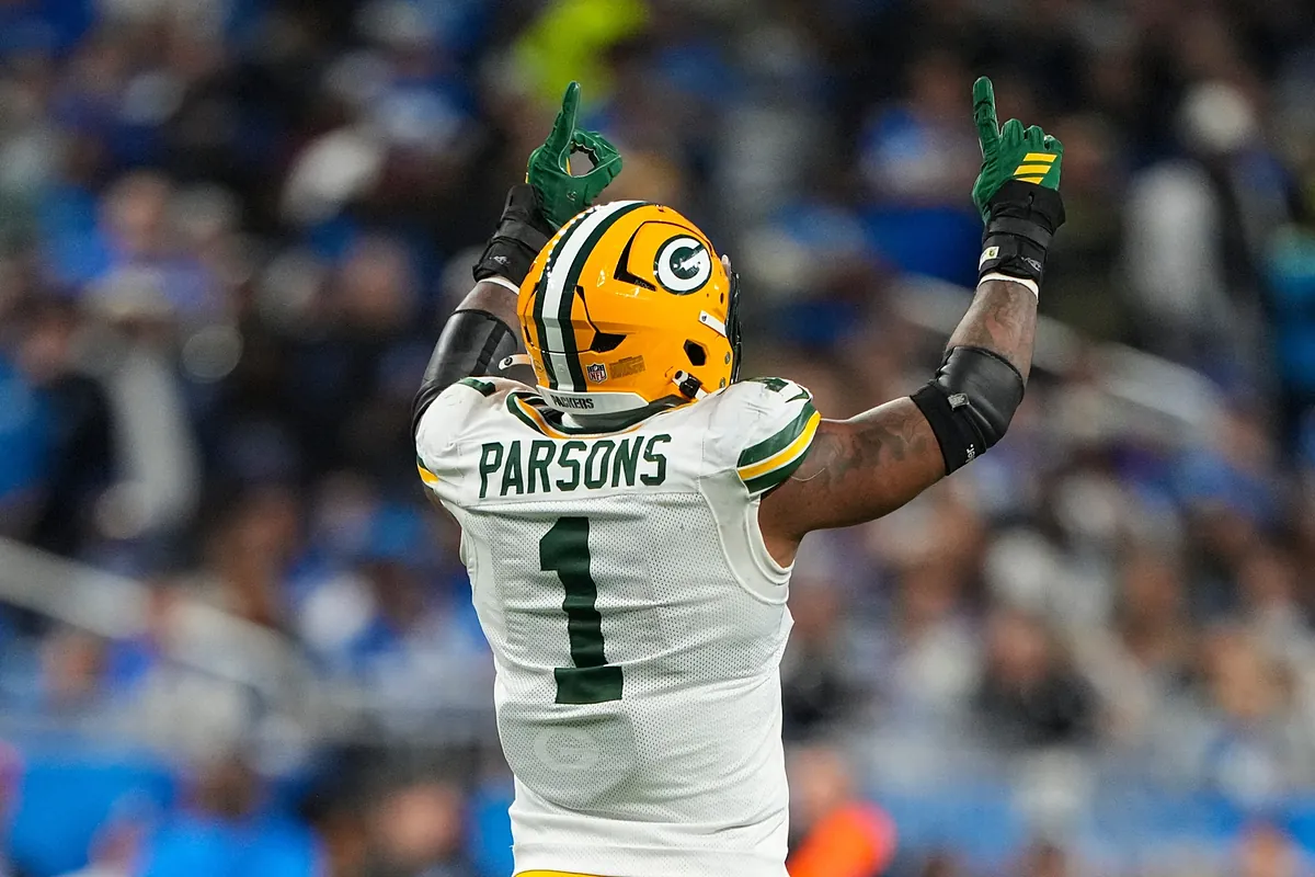 Micah Parsons makes NFL history with record-breaking performance in Packers-Lions Thanksgiving game